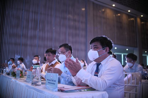 Tiếp sức đến trường 2021. 12-12-2021 Phú Yên. Ông Lê Thế Chữ, tổng biên tập báo Tuổi Trẻ - Ảnh: LÂM THIÊN Tiếp sức đến trường 2021. 12-12-2021 Phú Yên. Ông Lê Thế Chữ, tổng biên tập báo Tuổi Trẻ - Ảnh: LÂM THIÊN
