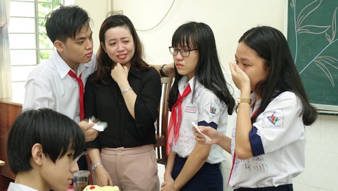 Lúc ra trường, cả lớp đều hứa sẽ về thăm thầy cô và rồi… - Ảnh 2. Lúc ra trường, cả lớp đều hứa sẽ về thăm thầy cô và rồi… - Ảnh 2.