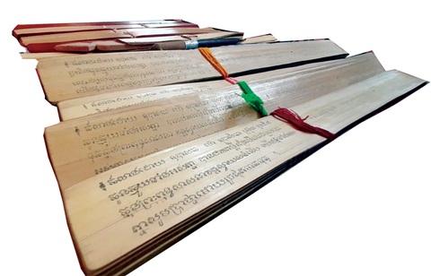 Sẽ số hóa các di sản chữ viết trên lá buông - trong đó có kinh Phật - của người Khmer - Ảnh 1. Sẽ số hóa các di sản chữ viết trên lá buông - trong đó có kinh Phật - của người Khmer - Ảnh 1.
