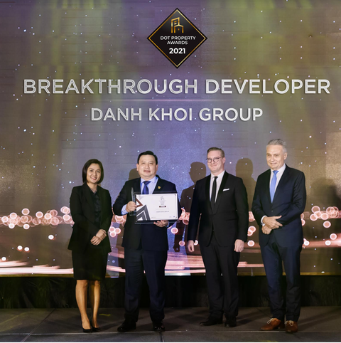 Danh Khôi nhận giải thưởng Nhà phát triển bất động sản đột phá 2021 - Ảnh 1. Danh Khôi nhận giải thưởng Nhà phát triển bất động sản đột phá 2021 - Ảnh 1.