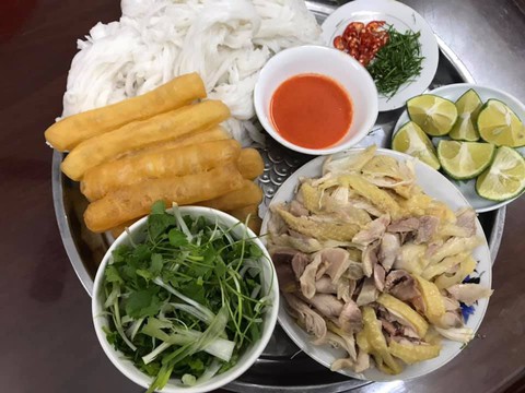 Nấu nồi phở gà thật ngon cũng kỳ công lắm đó - Ảnh 1. Nấu nồi phở gà thật ngon cũng kỳ công lắm đó - Ảnh 1.