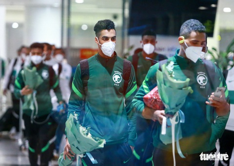 Tuyển Saudi Arabia có mặt ở Việt Nam, mang hơn 10 tấn hành lý - Ảnh 2. Tuyển Saudi Arabia có mặt ở Việt Nam, mang hơn 10 tấn hành lý - Ảnh 2.