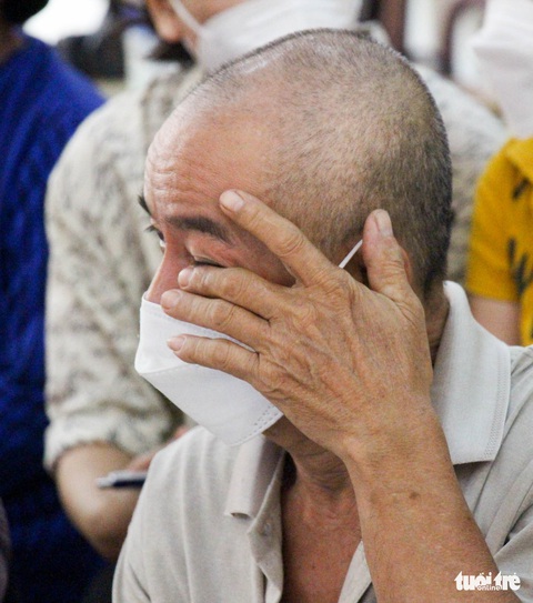 Tưởng niệm đồng bào tử vong do COVID-19: Xót xa, đớn đau này còn trăn trở mãi không thôi - Ảnh 3. Tưởng niệm đồng bào tử vong do COVID-19: Xót xa, đớn đau này còn trăn trở mãi không thôi - Ảnh 3.