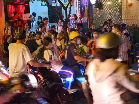 Dạy thêm học thêm: Không trị gốc mà cứ trị chứng - Ảnh 1. Dạy thêm học thêm: Không trị gốc mà cứ trị chứng - Ảnh 1.