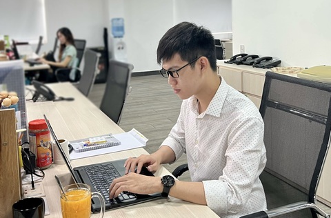 Chở giấc mơ trở lại thành phố: Làm cật lực bù tháng ngày khó - Ảnh 2. Chở giấc mơ trở lại thành phố: Làm cật lực bù tháng ngày khó - Ảnh 2.