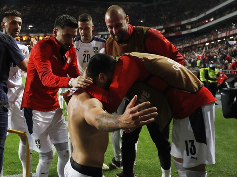 Ronaldo và Bồ Đào Nha mất vé dự World Cup 2022 ở phút 90 - Ảnh 3. Ronaldo và Bồ Đào Nha mất vé dự World Cup 2022 ở phút 90 - Ảnh 3.