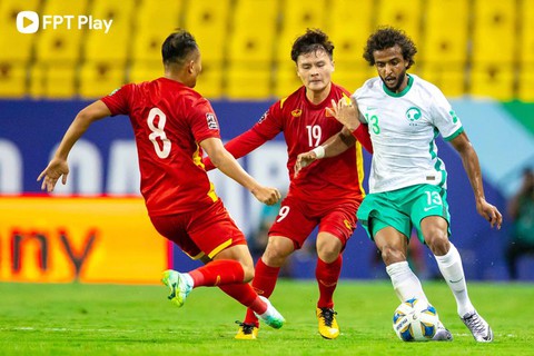 Tuyển Việt Nam sẽ thay đổi lối chơi trước Saudi Arabia? - Ảnh 3. Tuyển Việt Nam sẽ thay đổi lối chơi trước Saudi Arabia? - Ảnh 3.