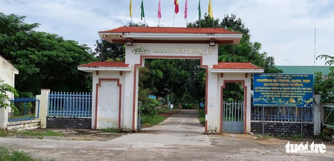 Ninh Thuận: Học sinh học ở nhà vẫn bị thu tiền giấy kiểm tra, nước uống... - Ảnh 1. Ninh Thuận: Học sinh học ở nhà vẫn bị thu tiền giấy kiểm tra, nước uống... - Ảnh 1.