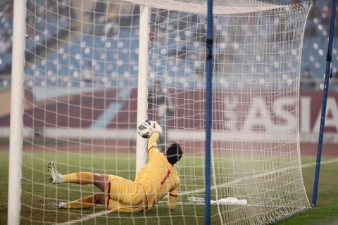 Thua Saudi Arabia, tuyển Việt Nam chưa có điểm ở vòng loại thứ 3 World Cup 2022 - Ảnh 2. Thua Saudi Arabia, tuyển Việt Nam chưa có điểm ở vòng loại thứ 3 World Cup 2022 - Ảnh 2.