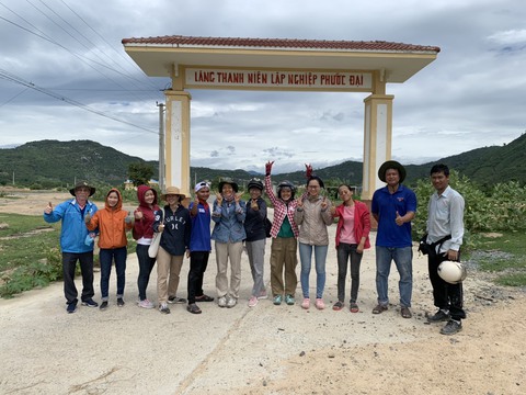 Bỏ phố về vườn - Cỏ hoa lãng mạn và sỏi đá chông gai - Kỳ 2 : Rời nước Pháp, về mảnh đất khô cằn - Ảnh 1. Bỏ phố về vườn - Cỏ hoa lãng mạn và sỏi đá chông gai - Kỳ 2 : Rời nước Pháp, về mảnh đất khô cằn - Ảnh 1.