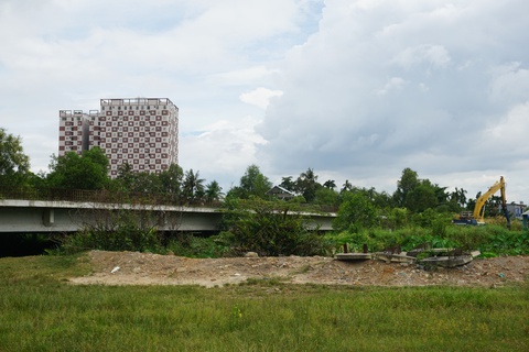 Dự án 2,8km đường vành đai 2 cỏ mọc um tùm, các đoạn khác chưa có vốn - Ảnh 1. Dự án 2,8km đường vành đai 2 cỏ mọc um tùm, các đoạn khác chưa có vốn - Ảnh 1.