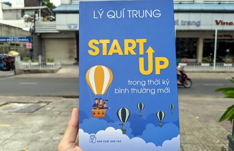 Doanh nhân Lý Quí Trung ra mắt sách về khởi nghiệp trong thời bình thường mới - Ảnh 1. Doanh nhân Lý Quí Trung ra mắt sách về khởi nghiệp trong thời bình thường mới - Ảnh 1.