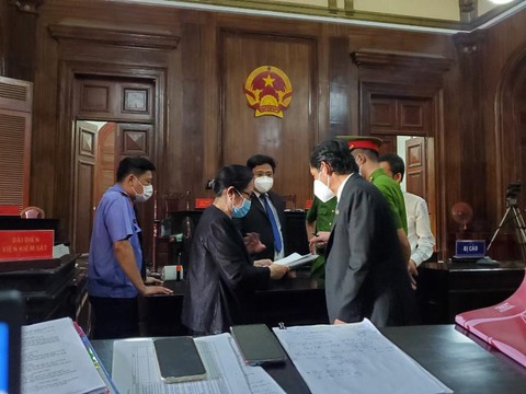 Bà Dương Thị Bạch Diệp dự định nộp chứng cứ gì cho tòa? - Ảnh 2. Bà Dương Thị Bạch Diệp dự định nộp chứng cứ gì cho tòa? - Ảnh 2.