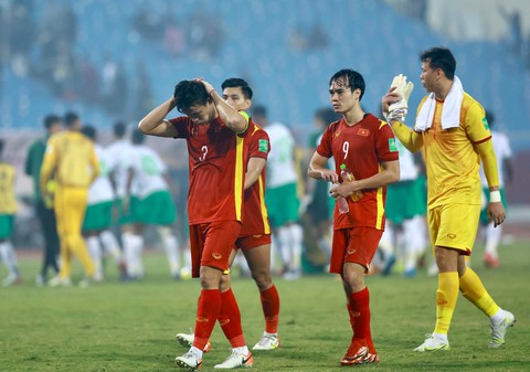 FIFA phạt nặng đội tuyển Việt Nam vì nhận nhiều thẻ ở vòng loại World Cup 2022 - Ảnh 1. FIFA phạt nặng đội tuyển Việt Nam vì nhận nhiều thẻ ở vòng loại World Cup 2022 - Ảnh 1.