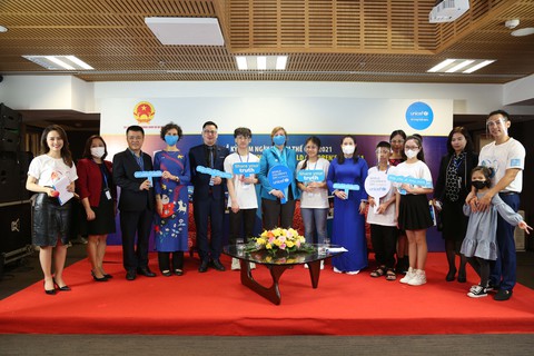 UNICEF và Tiktok khuyến khích trẻ ngắt kết nối Tiktok để kết nối lại với gia đình, bạn bè - Ảnh 1. UNICEF và Tiktok khuyến khích trẻ ngắt kết nối Tiktok để kết nối lại với gia đình, bạn bè - Ảnh 1.