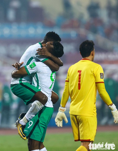 Việt Nam - Saudi Arabia 0-1: Nỗ lực đến giây cuối cùng - Ảnh 7. Việt Nam - Saudi Arabia 0-1: Nỗ lực đến giây cuối cùng - Ảnh 7.