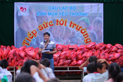 Thầy hiệu trưởng làm kênh dạy học trực tuyến cho tiểu học - Ảnh 3. Thầy hiệu trưởng làm kênh dạy học trực tuyến cho tiểu học - Ảnh 3.