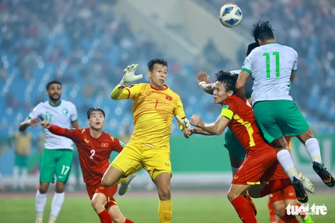Vòng loại thứ 3 World Cup 2022, Việt Nam - Saudi Arabia 0-1: Chênh lệch đẳng cấp - Ảnh 1. Vòng loại thứ 3 World Cup 2022, Việt Nam - Saudi Arabia 0-1: Chênh lệch đẳng cấp - Ảnh 1.