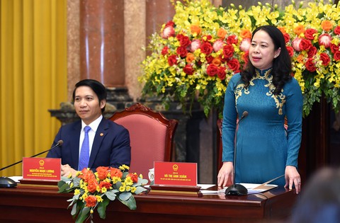 Phó chủ tịch nước: Cả xã hội luôn nâng niu, trân trọng nhà giáo - Ảnh 2. Phó chủ tịch nước: Cả xã hội luôn nâng niu, trân trọng nhà giáo - Ảnh 2.