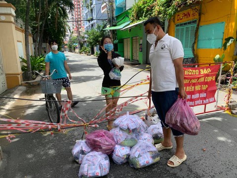 Squid Game lập kỷ lục 1,65 tỉ lượt xem, Quyền Linh kết nối việc làm sau dịch - Ảnh 3. Squid Game lập kỷ lục 1,65 tỉ lượt xem, Quyền Linh kết nối việc làm sau dịch - Ảnh 3.