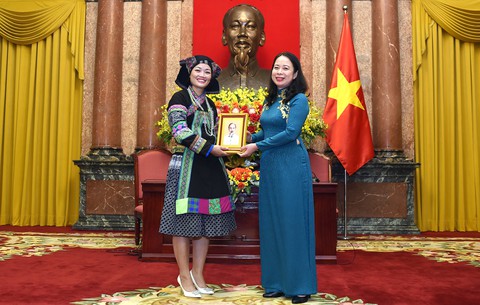 Phó chủ tịch nước: Cả xã hội luôn nâng niu, trân trọng nhà giáo - Ảnh 3. Phó chủ tịch nước: Cả xã hội luôn nâng niu, trân trọng nhà giáo - Ảnh 3.
