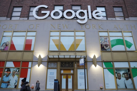 Google đạt thỏa thuận trả tiền bản quyền tin tức ở châu Âu - Ảnh 1. Google đạt thỏa thuận trả tiền bản quyền tin tức ở châu Âu - Ảnh 1.