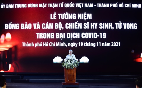 Đêm tưởng niệm đồng bào tử vong và cán bộ, chiến sĩ hy sinh trong dịch COVID-19 - Ảnh 3. Đêm tưởng niệm đồng bào tử vong và cán bộ, chiến sĩ hy sinh trong dịch COVID-19 - Ảnh 3.