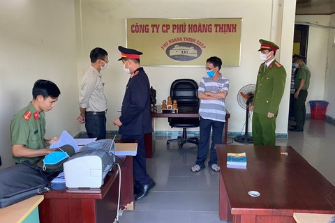 Vụ án tham ô ở sân bay Phú Bài: Bắt giám đốc 2 công ty taxi - Ảnh 1. Vụ án tham ô ở sân bay Phú Bài: Bắt giám đốc 2 công ty taxi - Ảnh 1.