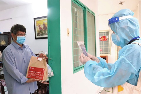 F0 gia tăng, TP.HCM cần thêm 100.000 liều thuốc kháng virus Molnupiravir - Ảnh 1. F0 gia tăng, TP.HCM cần thêm 100.000 liều thuốc kháng virus Molnupiravir - Ảnh 1.