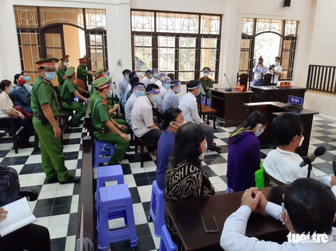 Xét xử cựu chủ tịch TP Trà Vinh cùng thuộc cấp tội gây thất thoát - Ảnh 1. Xét xử cựu chủ tịch TP Trà Vinh cùng thuộc cấp tội gây thất thoát - Ảnh 1.