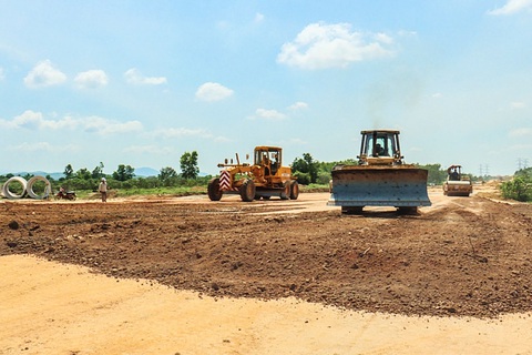 La Gi từng bước hoàn thiện các tiêu chuẩn để lên thành phố trước 2025 - Ảnh 2. La Gi từng bước hoàn thiện các tiêu chuẩn để lên thành phố trước 2025 - Ảnh 2.