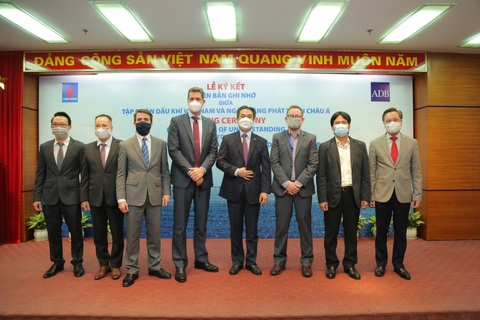 Petrovietnam hợp tác ADB thúc đẩy phát triển năng lượng xanh - Ảnh 2. Petrovietnam hợp tác ADB thúc đẩy phát triển năng lượng xanh - Ảnh 2.