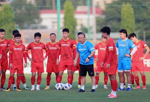 HLV Park Hang Seo triệu tập 33 cầu thủ đội tuyển Việt Nam chuẩn bị AFF Suzuki Cup 2020 - Ảnh 1. HLV Park Hang Seo triệu tập 33 cầu thủ đội tuyển Việt Nam chuẩn bị AFF Suzuki Cup 2020 - Ảnh 1.