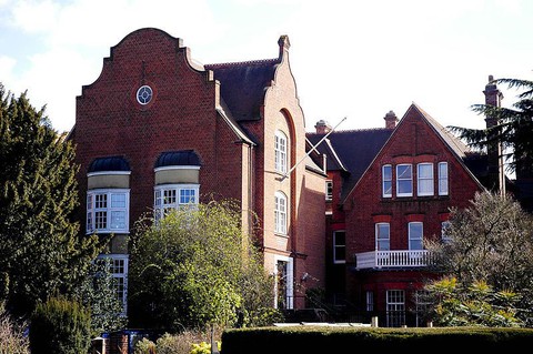 Ngôi trường thuộc Đại học Oxford đang xin phép để đổi tên thành ‘Thao College’ - Ảnh 1. Ngôi trường thuộc Đại học Oxford đang xin phép để đổi tên thành ‘Thao College’ - Ảnh 1.
