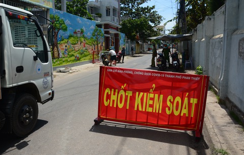 Từ 0h ngày 4-11, Phan Thiết là vùng cam, lập chốt kiểm soát ra vào - Ảnh 1. Từ 0h ngày 4-11, Phan Thiết là vùng cam, lập chốt kiểm soát ra vào - Ảnh 1.