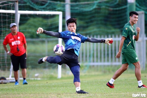 CLB TP.HCM chưa chốt Lee Nguyễn cho V-League 2022 - Ảnh 7. CLB TP.HCM chưa chốt Lee Nguyễn cho V-League 2022 - Ảnh 7.