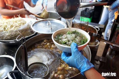 Khách hàng khen tôi nấu phở ngày càng lên tay - Ảnh 5. Khách hàng khen tôi nấu phở ngày càng lên tay - Ảnh 5.