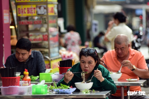 Khách hàng khen tôi nấu phở ngày càng lên tay - Ảnh 4. Khách hàng khen tôi nấu phở ngày càng lên tay - Ảnh 4.