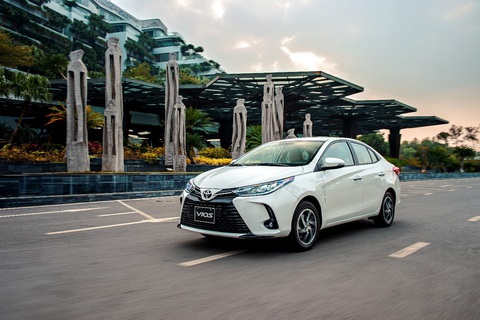 Toyota tung khuyến mại khủng mùa mua sắm cuối năm - Ảnh 1. Toyota tung khuyến mại khủng mùa mua sắm cuối năm - Ảnh 1.