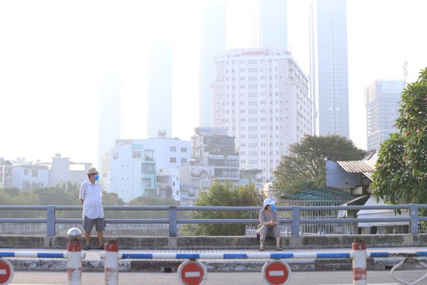 Mưa giảm, không khí lạnh bắt đầu ảnh hưởng miền Nam - Ảnh 1. Mưa giảm, không khí lạnh bắt đầu ảnh hưởng miền Nam - Ảnh 1.