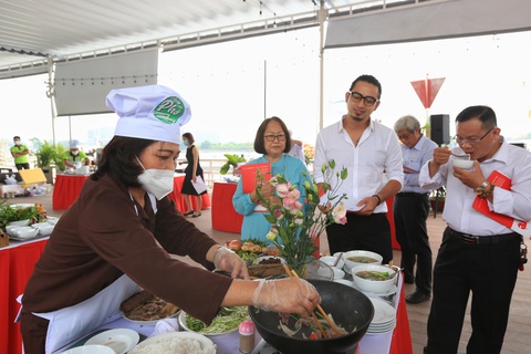 Đi tìm người nấu phở ngon 2021: Kỳ vọng nhiều tô phở sáng tạo - Ảnh 8. Đi tìm người nấu phở ngon 2021: Kỳ vọng nhiều tô phở sáng tạo - Ảnh 8.
