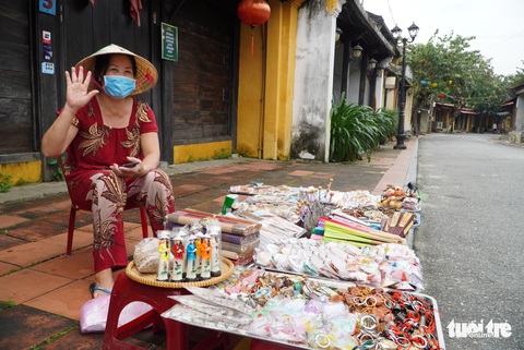 Du khách quốc tế ngồi xích lô, thả bước dạo phố cổ Hội An - Ảnh 16. Du khách quốc tế ngồi xích lô, thả bước dạo phố cổ Hội An - Ảnh 16.