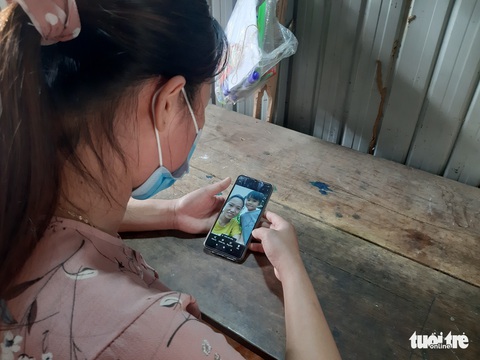 Chuyện của những người lái đò dưới chân núi Ngọc Linh - Ảnh 2. Chuyện của những người lái đò dưới chân núi Ngọc Linh - Ảnh 2.
