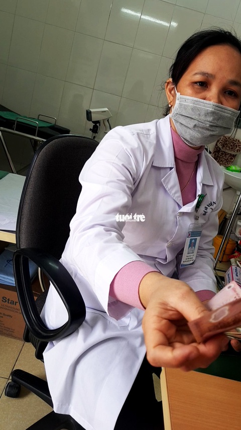 Biến phòng khám công thành phòng khám tư, cho bác sĩ thu tiền trực tiếp? - Ảnh 3. Biến phòng khám công thành phòng khám tư, cho bác sĩ thu tiền trực tiếp? - Ảnh 3.