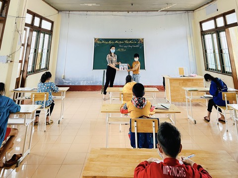 Trong gian khó thêm biết ơn thầy cô - Ảnh 3. Trong gian khó thêm biết ơn thầy cô - Ảnh 3.