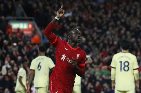 Đại thắng Arsenal 4-0, Liverpool tiếp tục bám đuổi Chelsea - Ảnh 1. Đại thắng Arsenal 4-0, Liverpool tiếp tục bám đuổi Chelsea - Ảnh 1.
