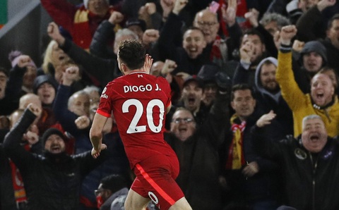 Đại thắng Arsenal 4-0, Liverpool tiếp tục bám đuổi Chelsea - Ảnh 2. Đại thắng Arsenal 4-0, Liverpool tiếp tục bám đuổi Chelsea - Ảnh 2.