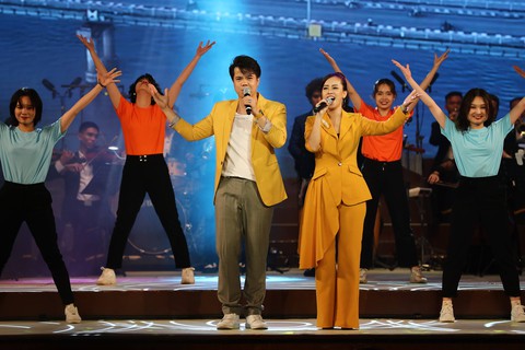 Xuân Bắc, Quang Thắng, Trung Hiếu hát mừng Hội nghị Văn hóa toàn quốc - Ảnh 10. Xuân Bắc, Quang Thắng, Trung Hiếu hát mừng Hội nghị Văn hóa toàn quốc - Ảnh 10.