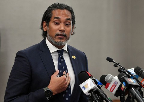 Malaysia kêu gọi dân tiêm mũi 3, vì có vắc xin giảm hiệu lực nhanh - Ảnh 1. Malaysia kêu gọi dân tiêm mũi 3, vì có vắc xin giảm hiệu lực nhanh - Ảnh 1.