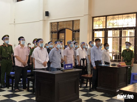 Hoãn phiên xét xử cựu chủ tịch TP Trà Vinh vì luật sư mắc COVID-19 - Ảnh 1. Hoãn phiên xét xử cựu chủ tịch TP Trà Vinh vì luật sư mắc COVID-19 - Ảnh 1.